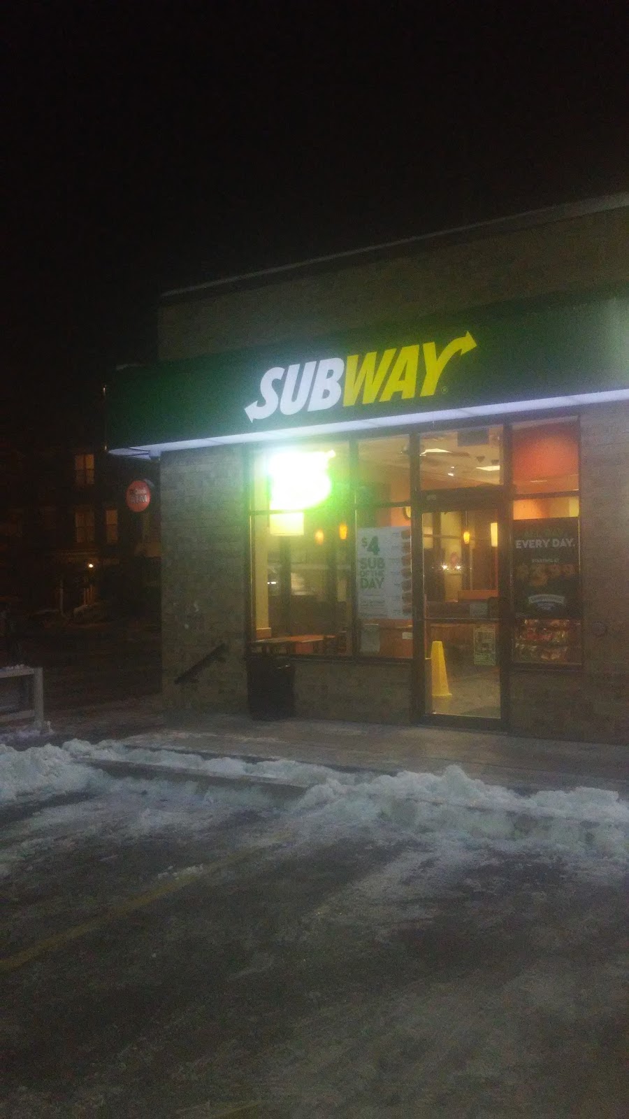 Subway | 810 Main St E, Hamilton, ON L8M 1L6, Canada | Phone: (905) 543-8800