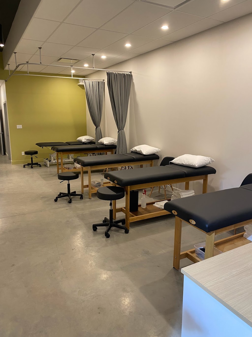 Espace Physio Forme | 150 Boul Jean-Leman local 200, Candiac, QC J5R 5E1, Canada | Phone: (450) 984-0984