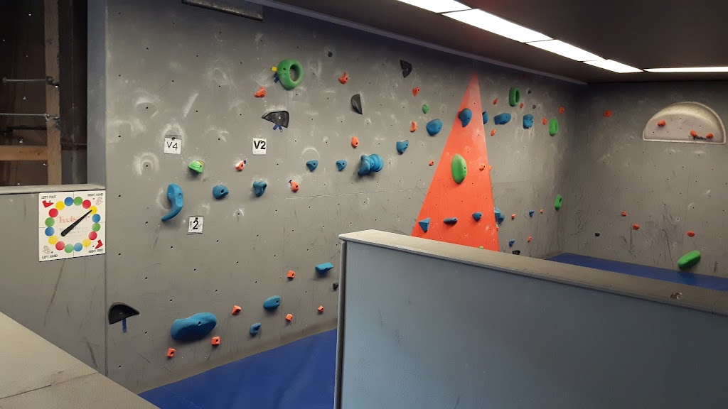 LAccroché - Climbing Center | 345 Rue Aubert, Pintendre, QC G6C 1K7, Canada | Phone: (418) 903-5450