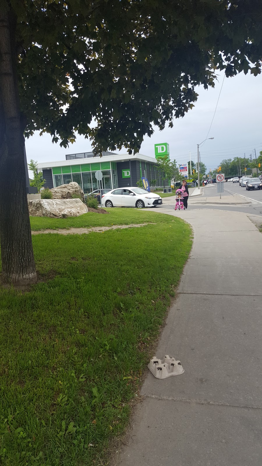 TD Canada Trust Branch and ATM | 2547 Weston Rd, York, ON M9N 2A7, Canada | Phone: (416) 247-8276