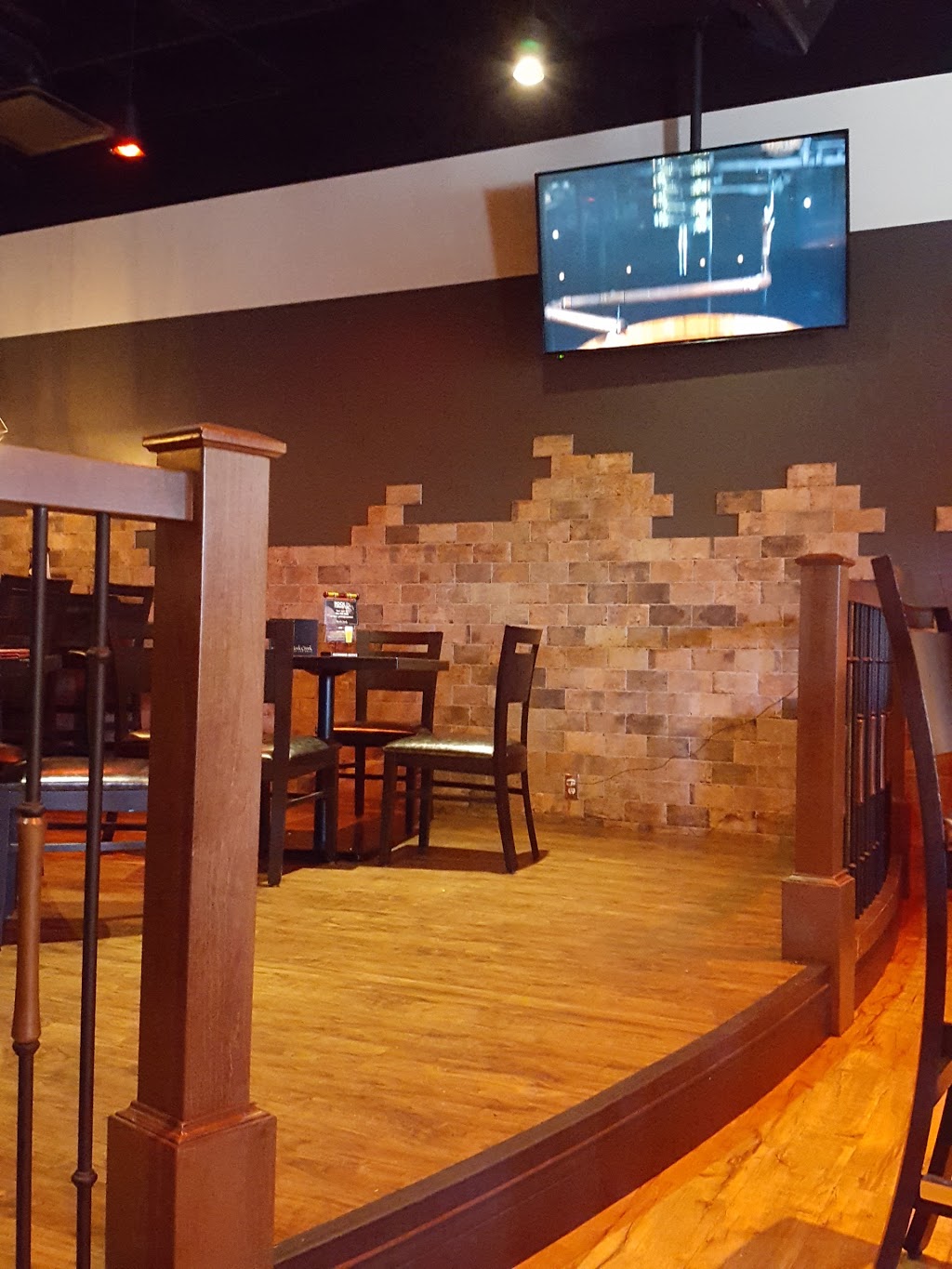 Rock Creek Tap and Grill | 3020 Preston Ave S #210, Saskatoon, SK S7T 0V2, Canada | Phone: (306) 954-4220