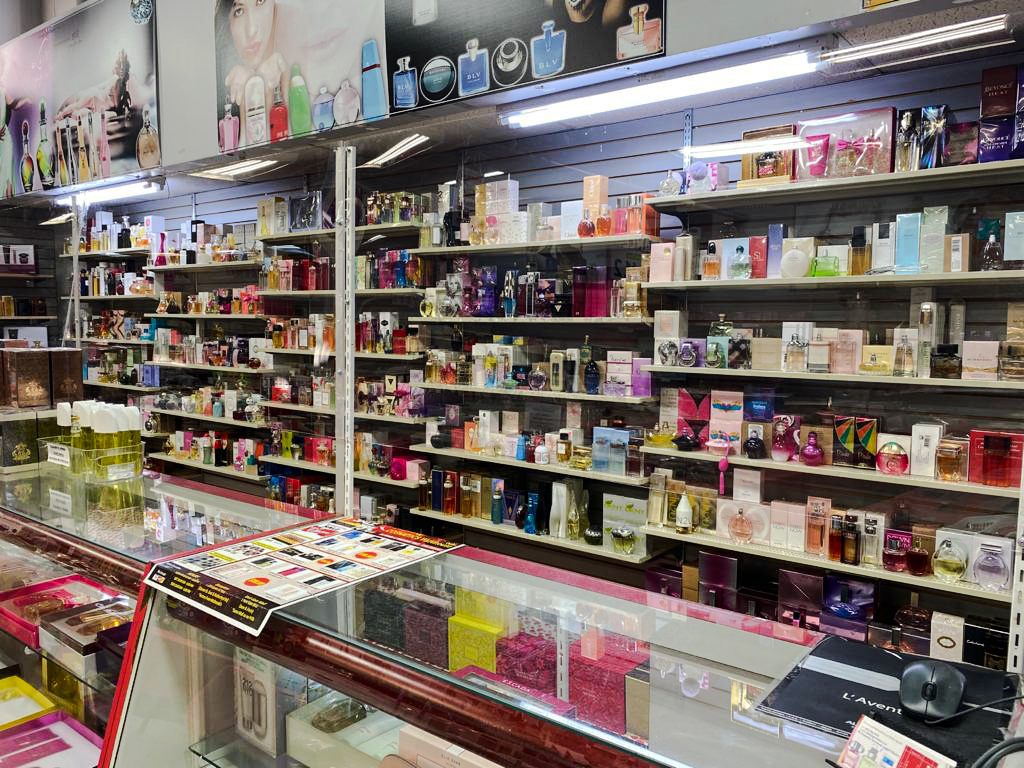 Cosmetics Warehouse Outlet & Perfumery | 275 Queen St E, Brampton, ON L6W 2C2, Canada | Phone: (905) 796-3379