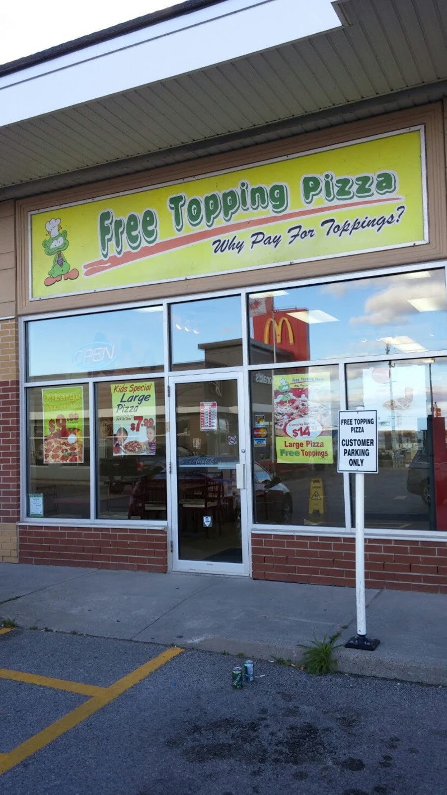 Free Topping Pizza | 14500 Simcoe St, Port Perry, ON L9L 1V4, Canada | Phone: (905) 985-9850