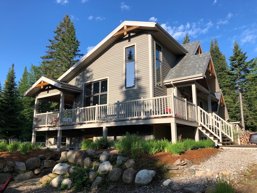 Chalet lArdoise | 18 Chemin de la Conrad-Marie, Petite-Rivière-Saint-François, QC G0A 2L0, Canada | Phone: (581) 804-7181