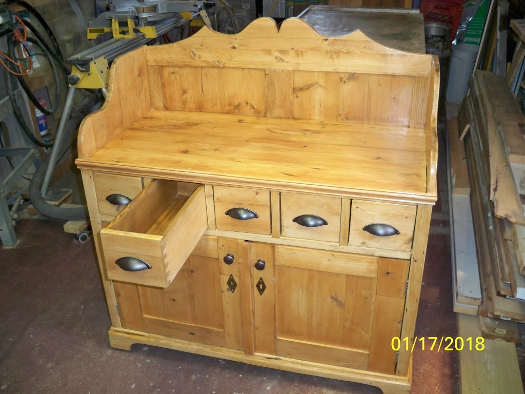 Teds Custom Furniture | 324 kitley Line 6, RR#1, Frankville, ON K0E 1H0, Canada | Phone: (613) 275-2796