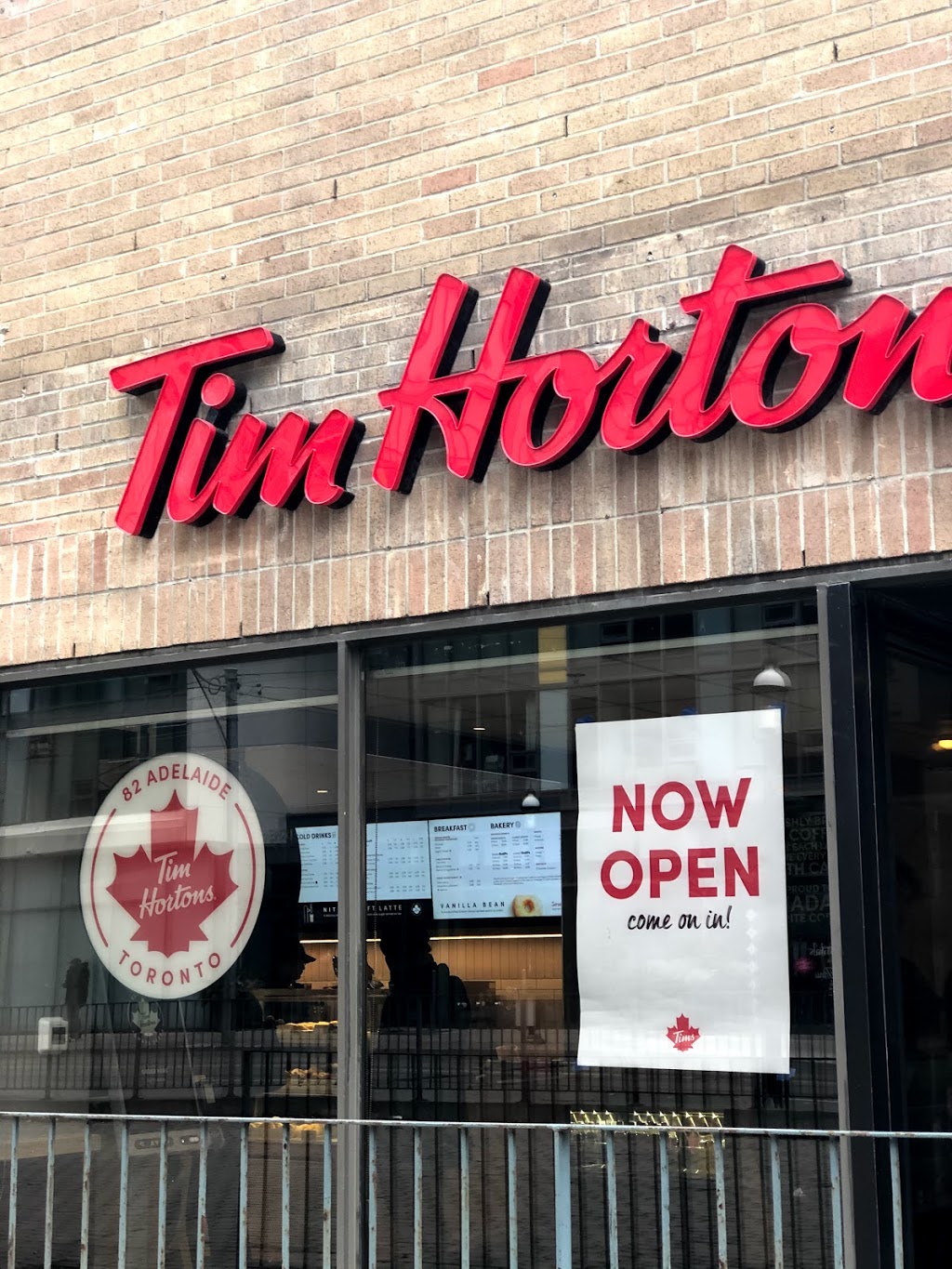 Tim Hortons | 82 Adelaide St E, Toronto, ON M5C 1K9, Canada | Phone: (416) 901-6355