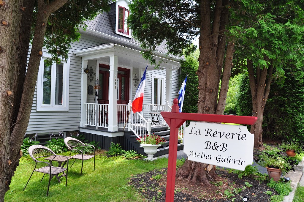 La Rêverie, hébergement | ,Canada, 590 2e Av, Grandes-Piles, QC G0X 1H0, Canada | Phone: (819) 801-2324