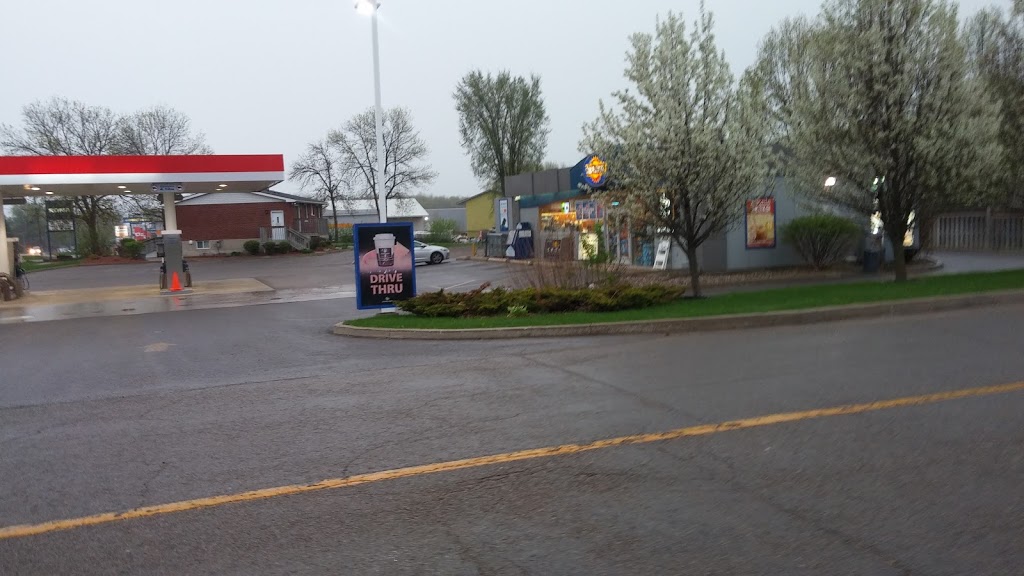 Esso | 578 Stewart Blvd, Brockville, ON K6V 7H2, Canada | Phone: (613) 342-1565