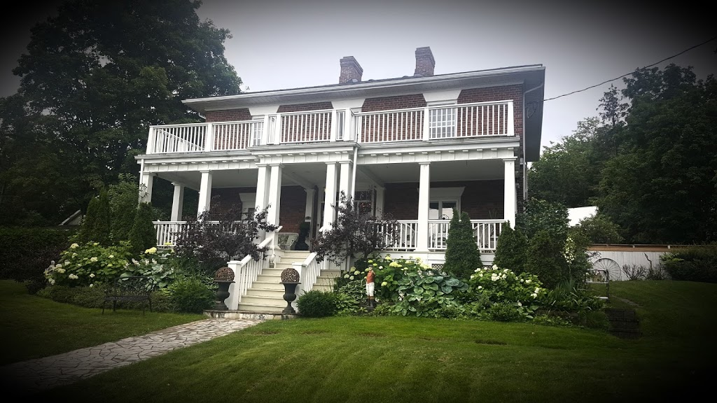 Georgian Terrace Guest House | 14 Water St, Penetanguishene, ON L9M 1M8, Canada | Phone: (705) 549-2440