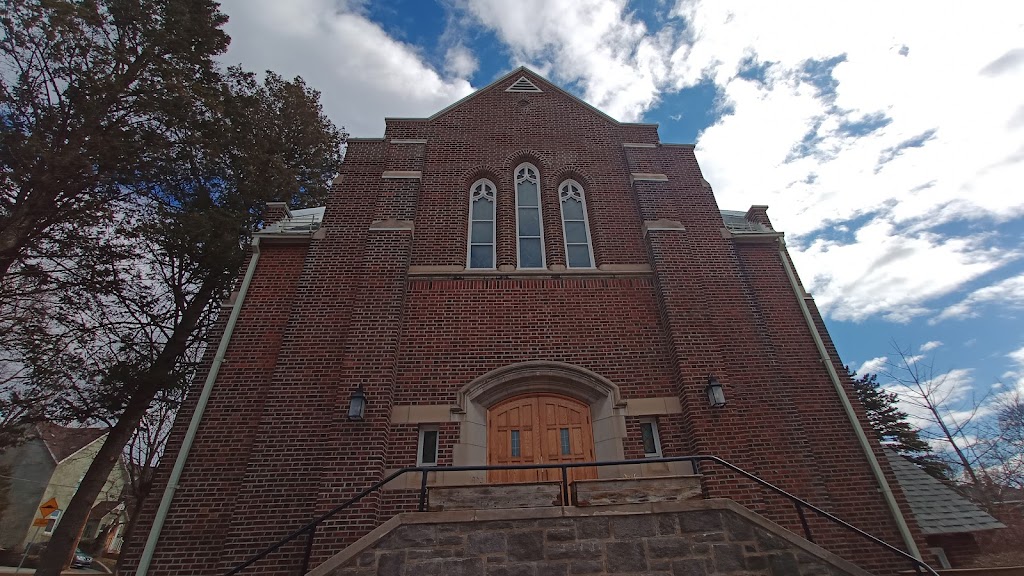 Montreal West United Church | 88 Av. Ballantyne N, Montréal-Ouest, QC H4X 2B8, Canada | Phone: (514) 482-3210