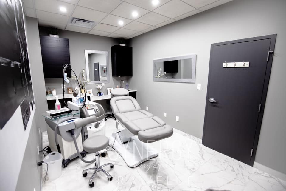 Uncover U Lasers - Synergy Day Spa | 7150 Hawthorne Dr, Windsor, ON N8T 3H5, Canada | Phone: (519) 990-8896