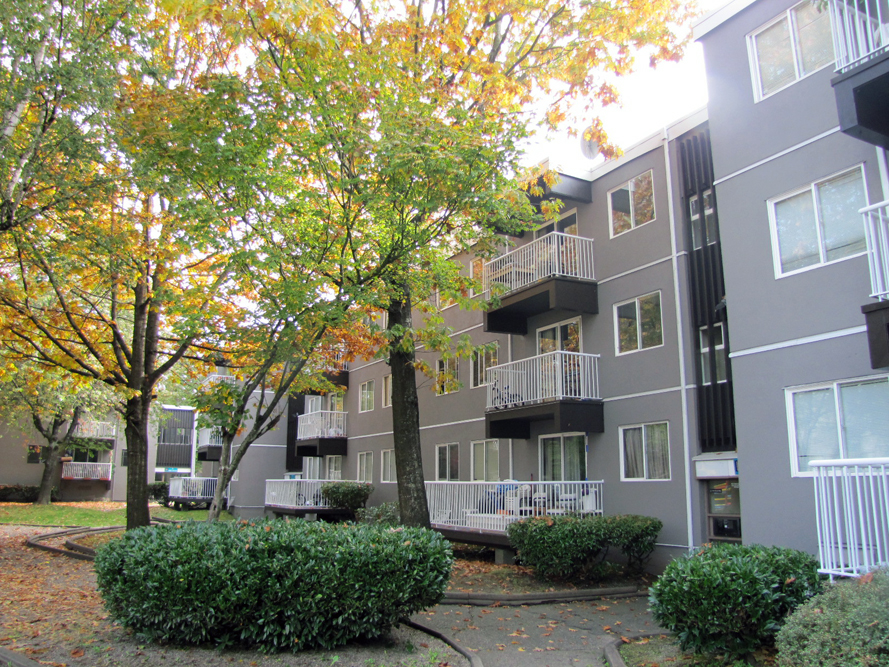 Regent Place Apartments | 14955 107a Ave, Surrey, BC V3R 1V3, Canada | Phone: (778) 835-9526