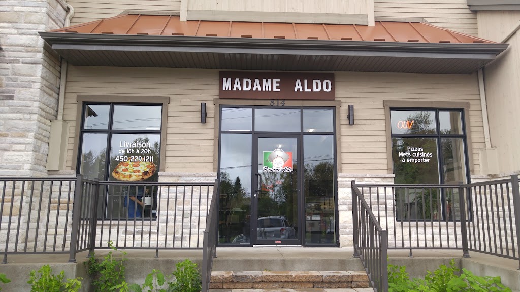 Madame Aldo | 814 Bd de Sainte-Adèle, Sainte-Adèle, QC J8B 2N2, Canada | Phone: (450) 229-1211