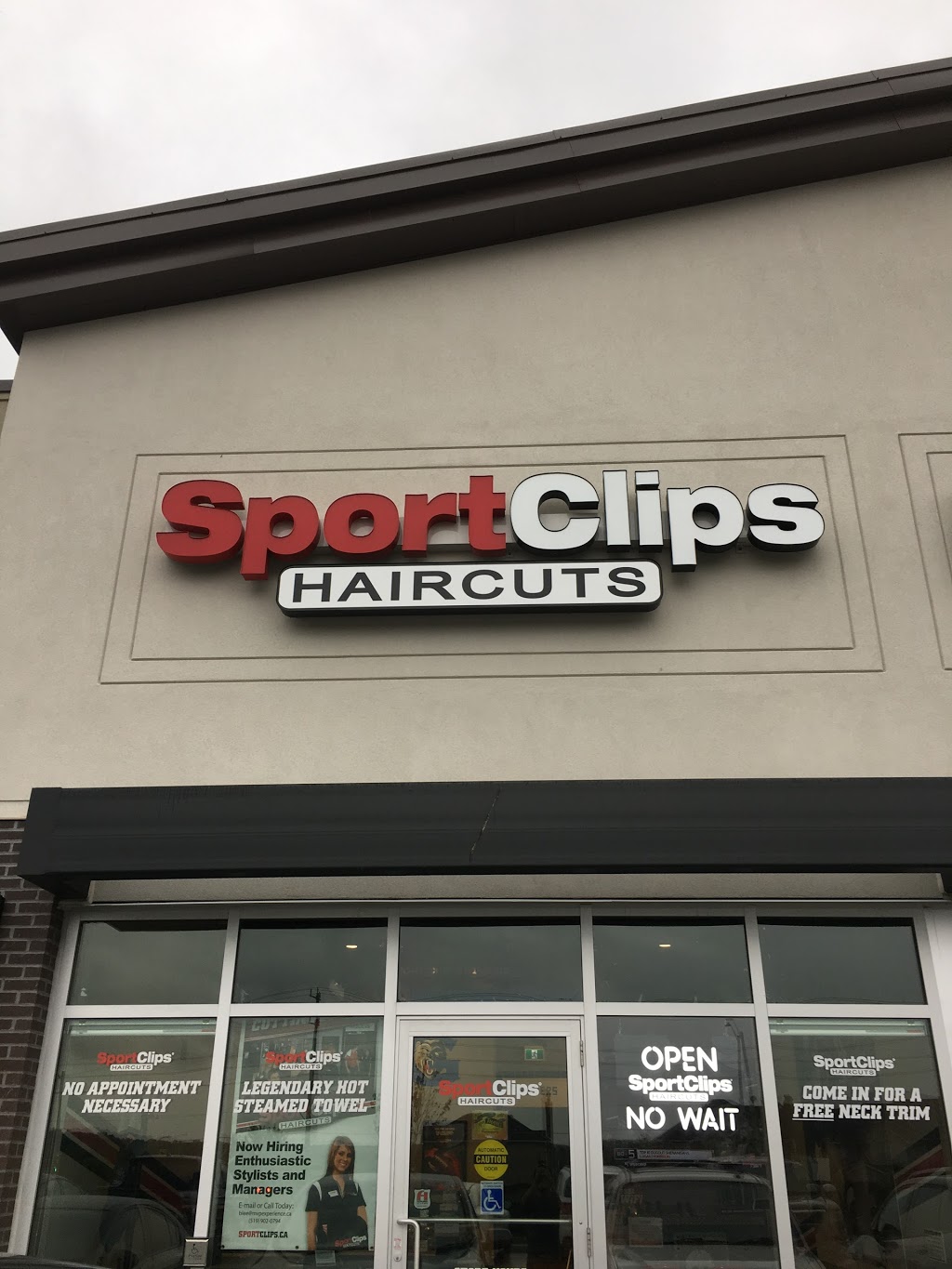 Sport Clips North Barrie Crossing | 367 Cundles Rd E, Barrie, ON L4M 0G9, Canada | Phone: (705) 721-7737