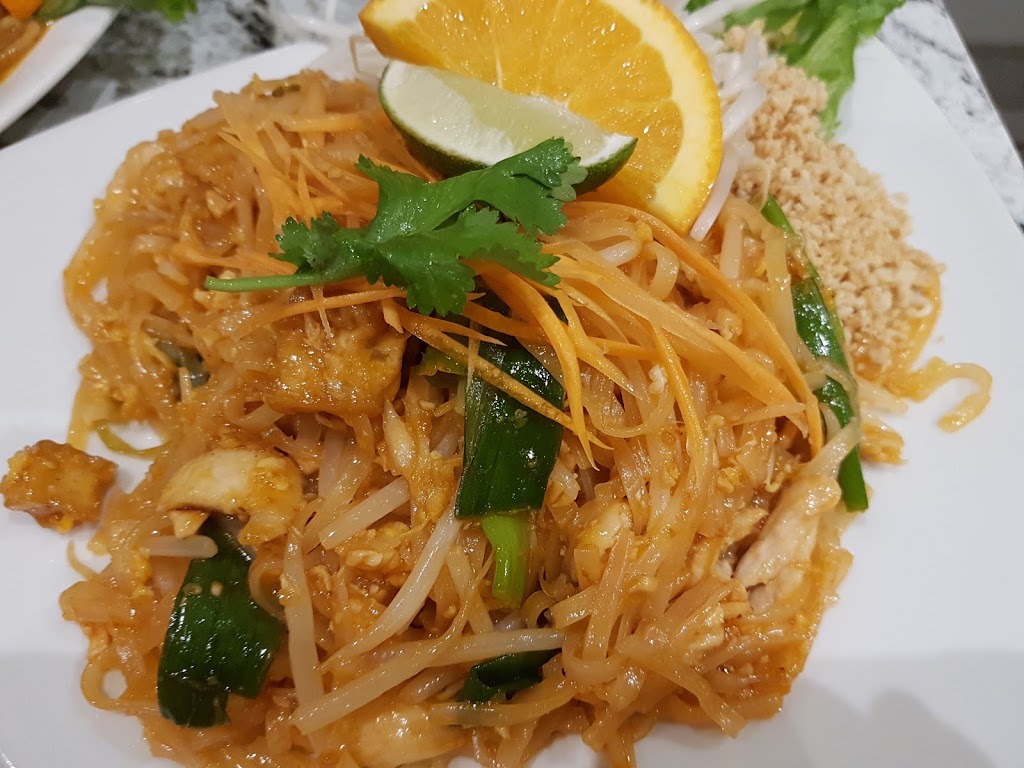 Nimman Thai Cuisine Eglinton west | 1060 Eglinton Ave W, Toronto, ON M6C 2C5, Canada | Phone: (416) 789-1060