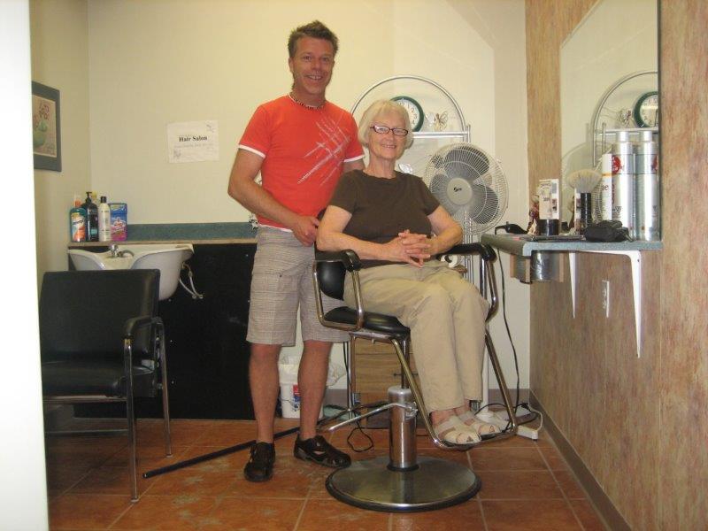 Tiveron Park Manor Hair Studio | 24 King St, Tiverton, ON N0G 2T0, Canada | Phone: (519) 386-0000