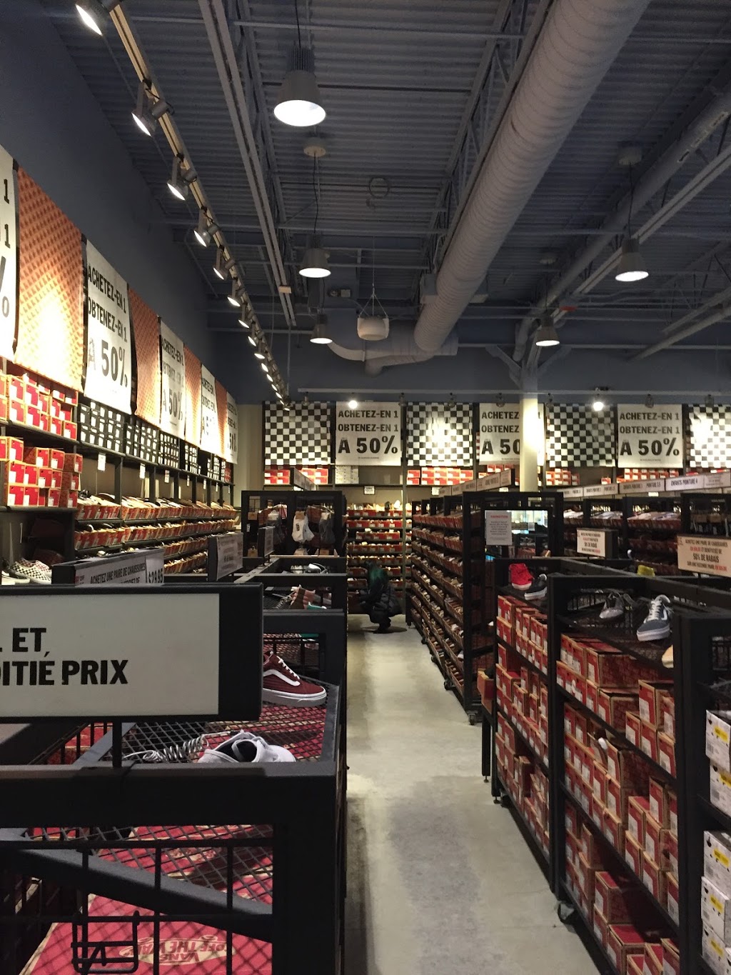 Vans | 19001 Chemin Notre Dame #221, Mirabel, QC J7J 2A5, Canada | Phone: (450) 420-4866