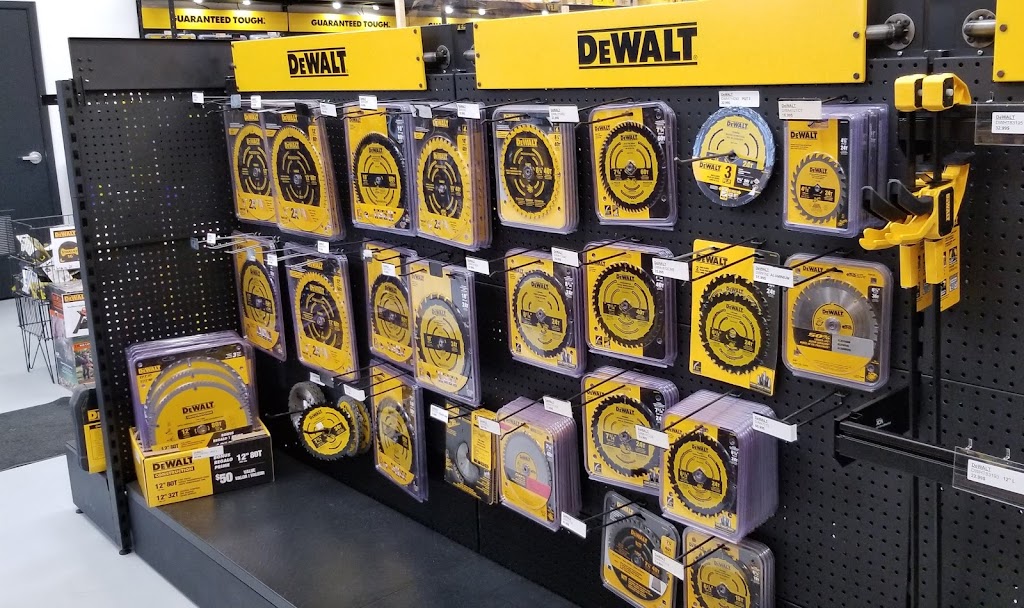 DeWALT Porter Cable Centre De Services Dusine | 4975 Rue Rideau Local 175, Québec, QC G2E 5H5, Canada | Phone: (418) 864-4300