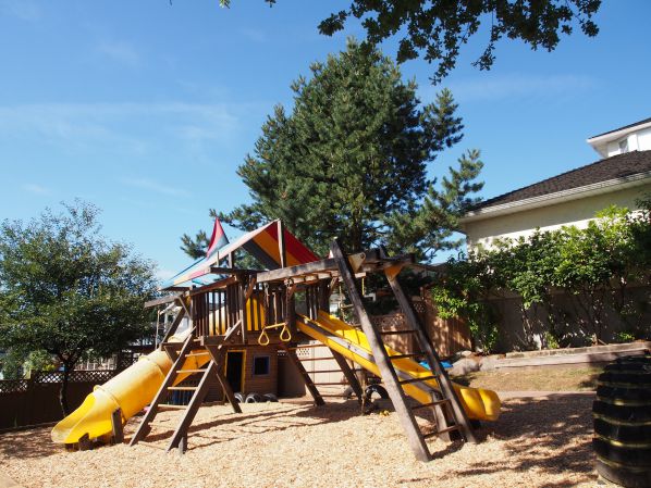 Canyon Springs Montessori | 2910 Walton Ave, Coquitlam, BC V3B 2W3, Canada | Phone: (604) 945-0566