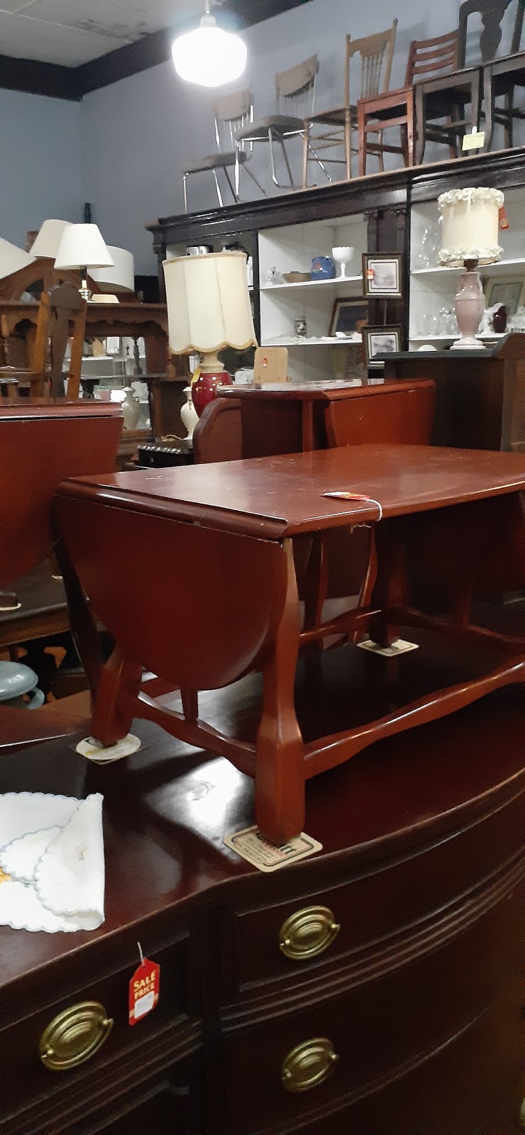 Lone Wolf Antiques & More | 258 Josephine St, Wingham, ON N0G 2W0, Canada | Phone: (519) 912-1210