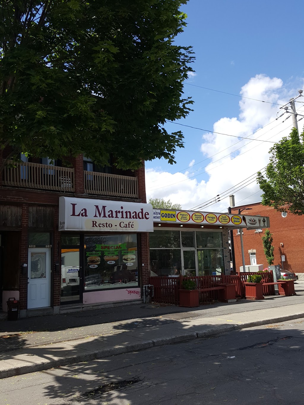 Restaurant La Marinade | 2B4, 642 Rue Godin, Verdun, QC H4H 1M8, Canada