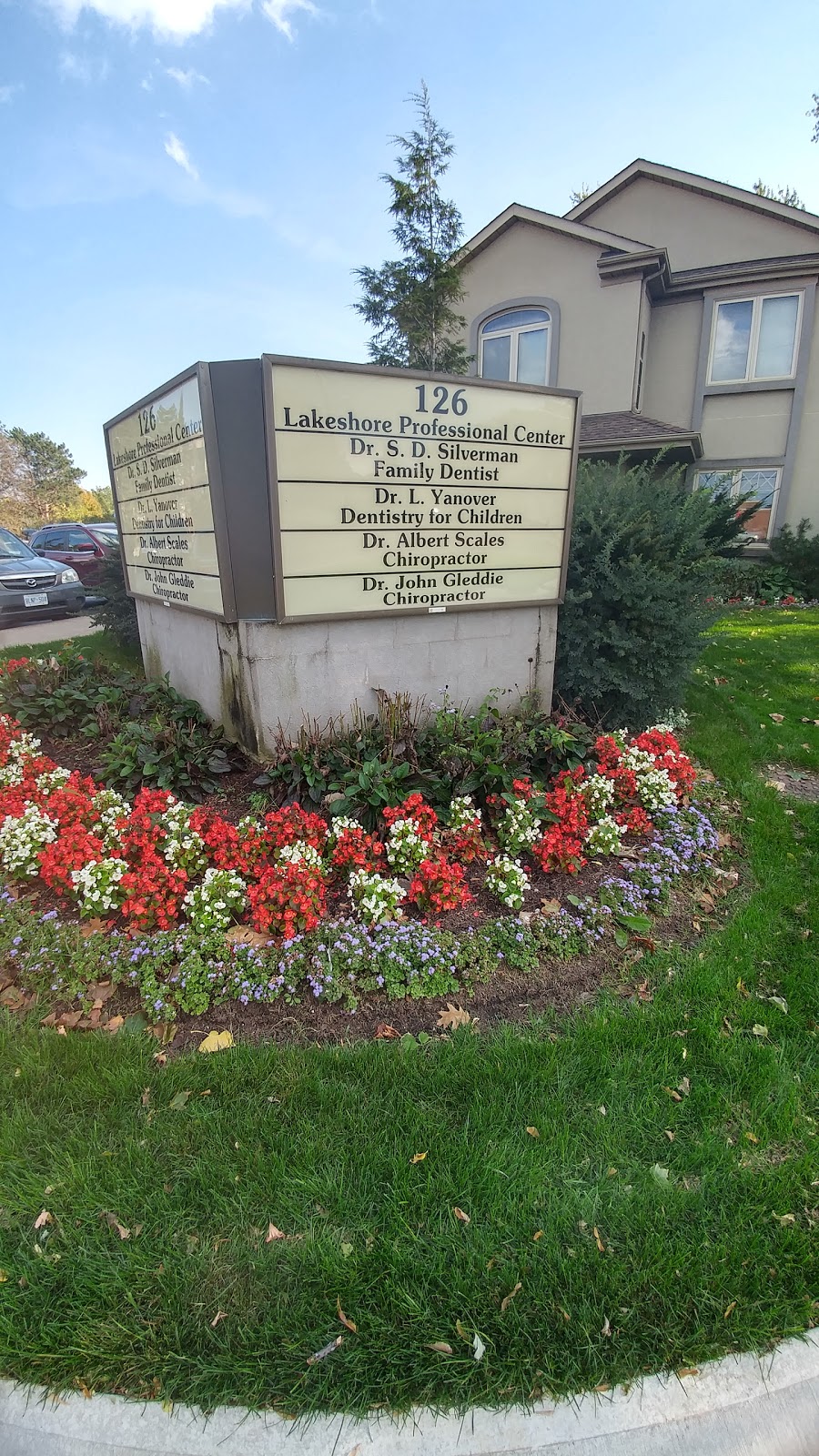 Dr Lawrence Yanover Pediatric Dentist | 126 Lakeshore Rd, St. Catharines, ON L2N 2T5, Canada | Phone: (905) 646-5937