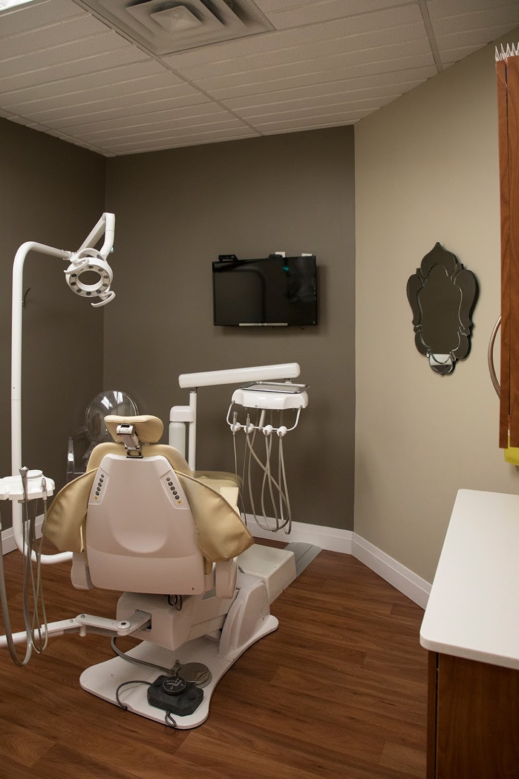 Trillium Dental - Bayshore Mall | Second Floor, 100 Bayshore Dr, Nepean, ON K2B 8C1, Canada | Phone: (613) 726-1116