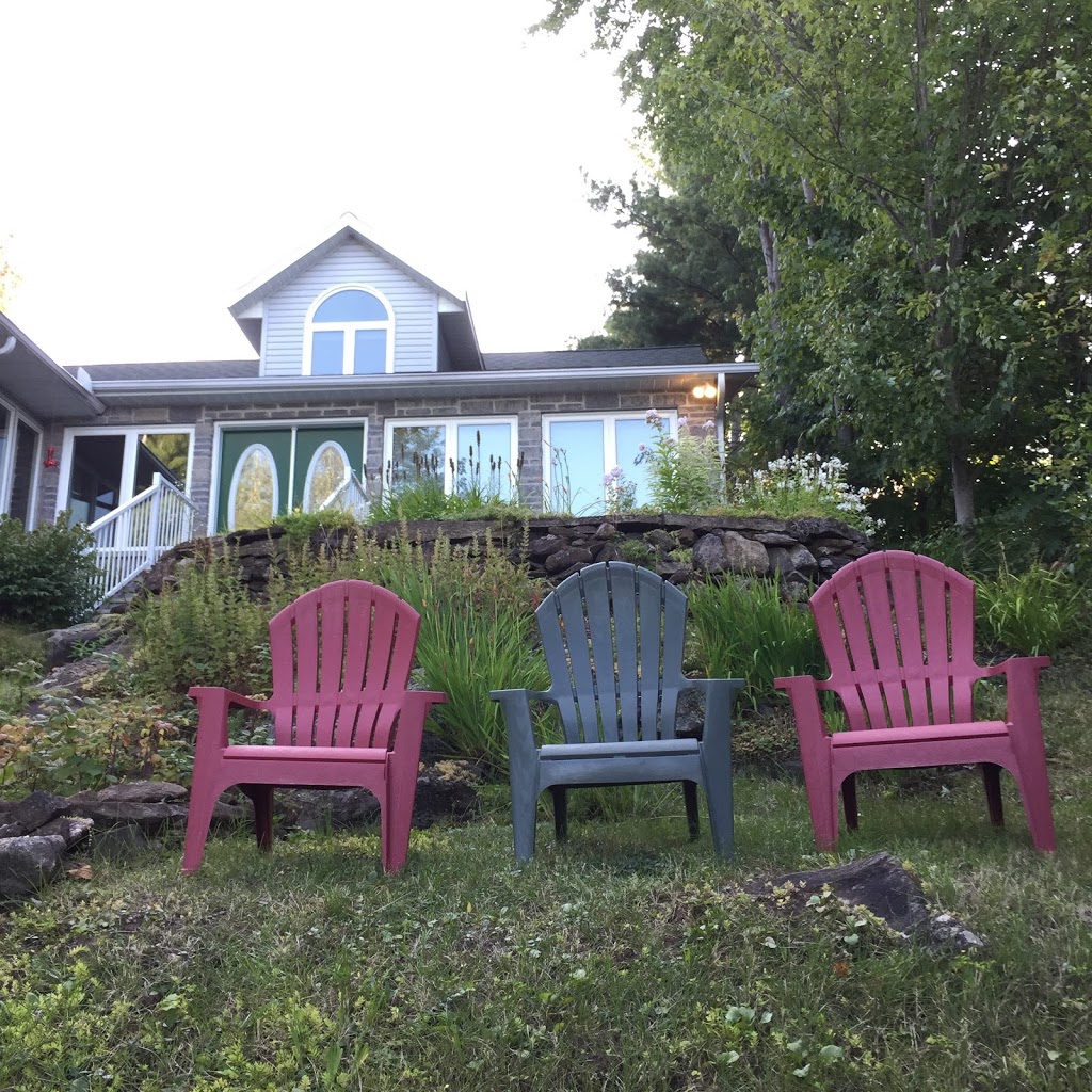 Tuktawayin Bed & Breakfast | 130 Sixth St, Gravenhurst, ON P1P 1M3, Canada | Phone: (705) 687-4354