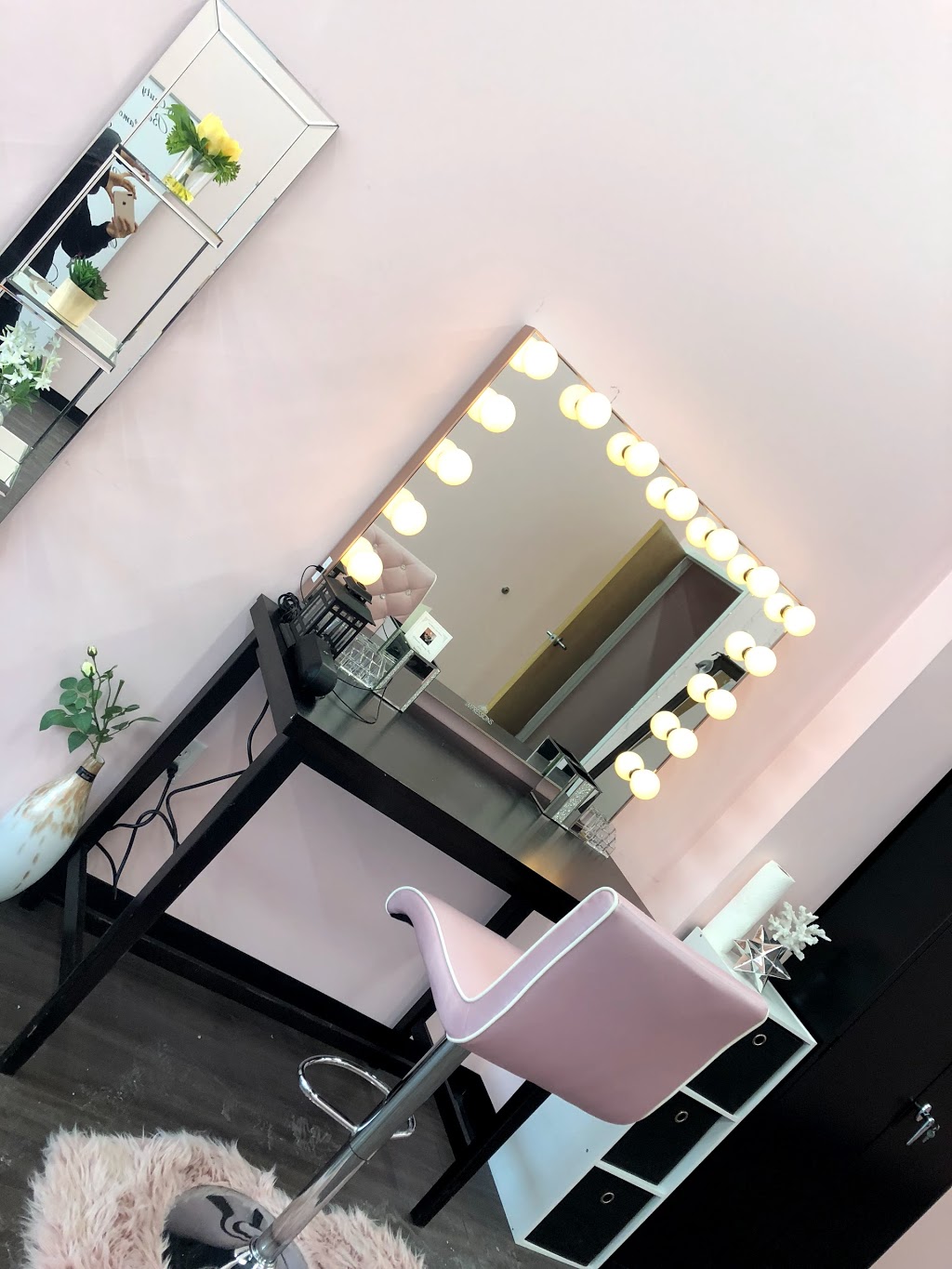 Glamour Beauty Bar | 3860 McKinley Pkwy, Hamburg, NY 14075, USA | Phone: (716) 866-0096