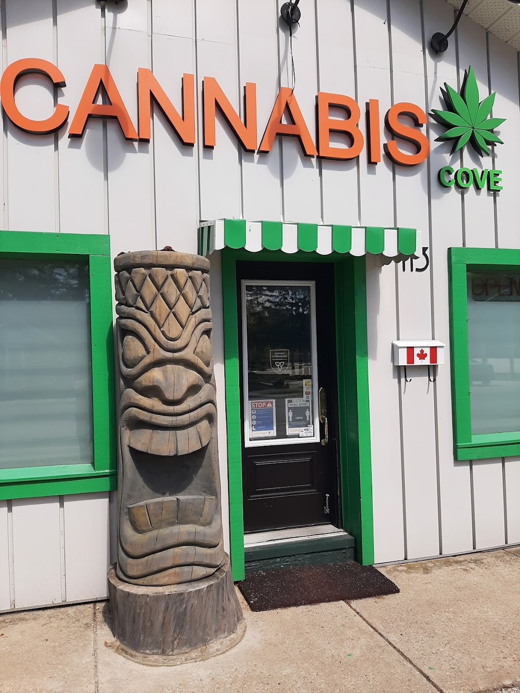 Cannabis Cove | 113 Main St, Wasaga Beach, ON L9Z 2K9, Canada | Phone: (705) 352-2283