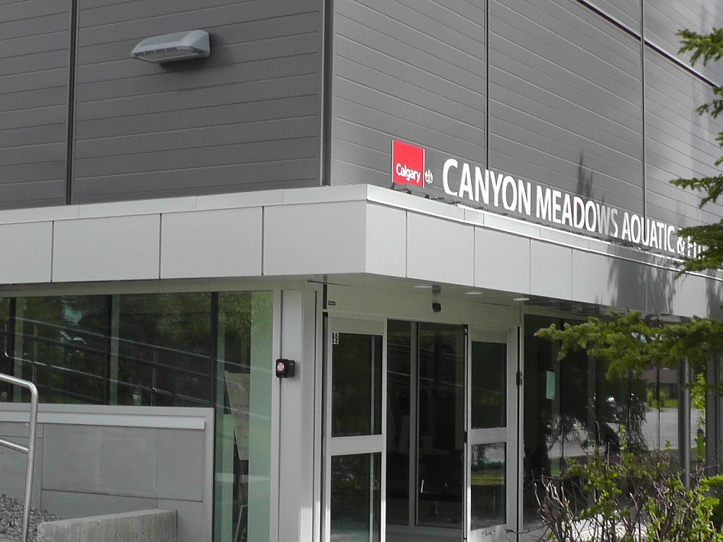 Canyon Meadows Aquatic & Fitness Centre | 89 Canova Rd SW, Calgary, AB T2W 6G3, Canada | Phone: (403) 268-2489
