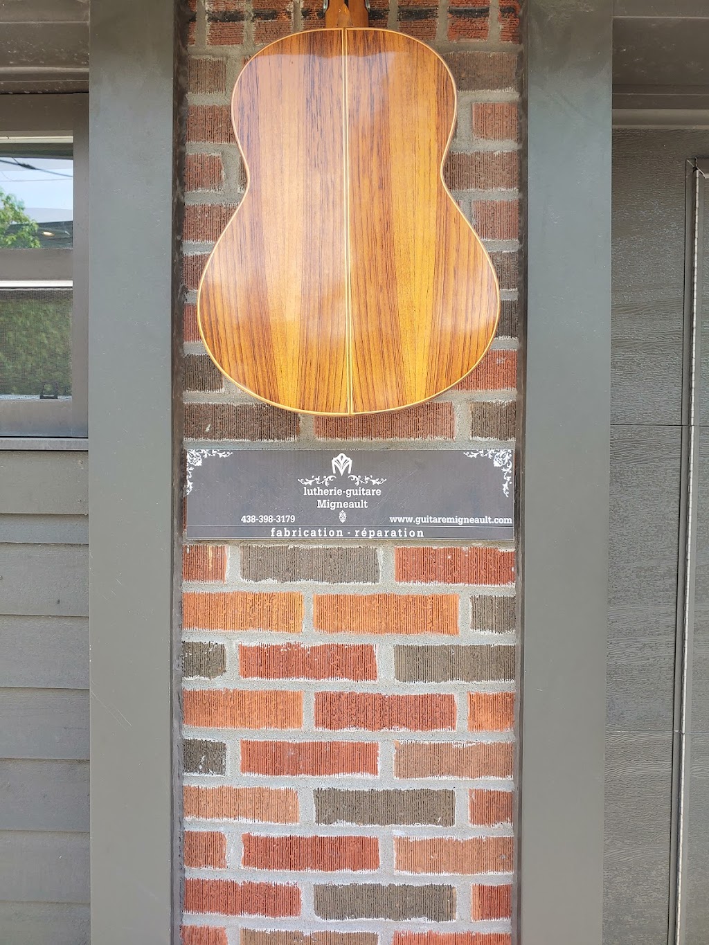 Lutherie-guitare Migneault | 2851 Rue Holt, Montréal, QC H1Y 1P7, Canada | Phone: (438) 398-3179