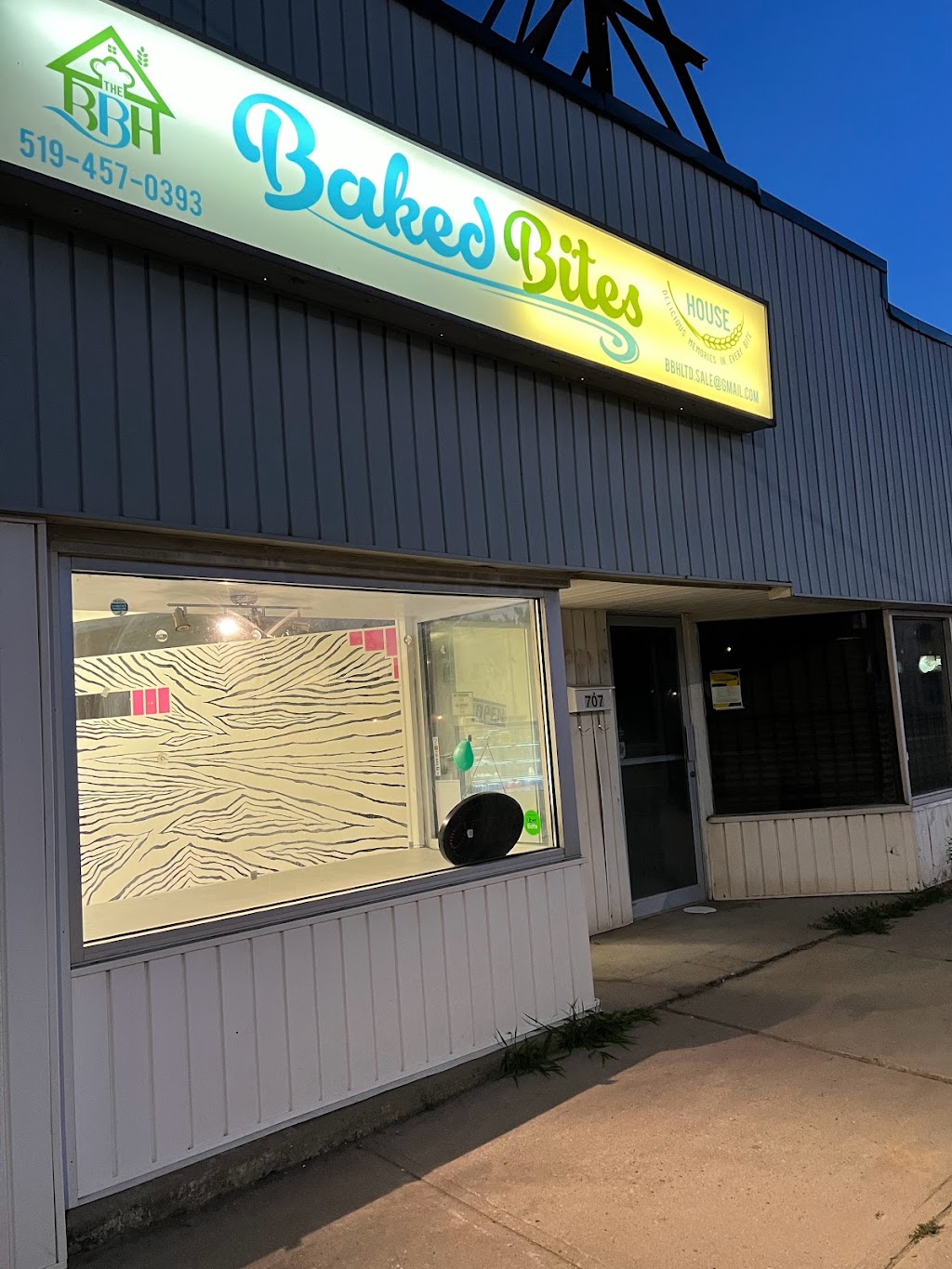 The Baked Bites House | 707 Hamilton Rd, London, ON N5Z 1T5, Canada | Phone: (519) 457-0393