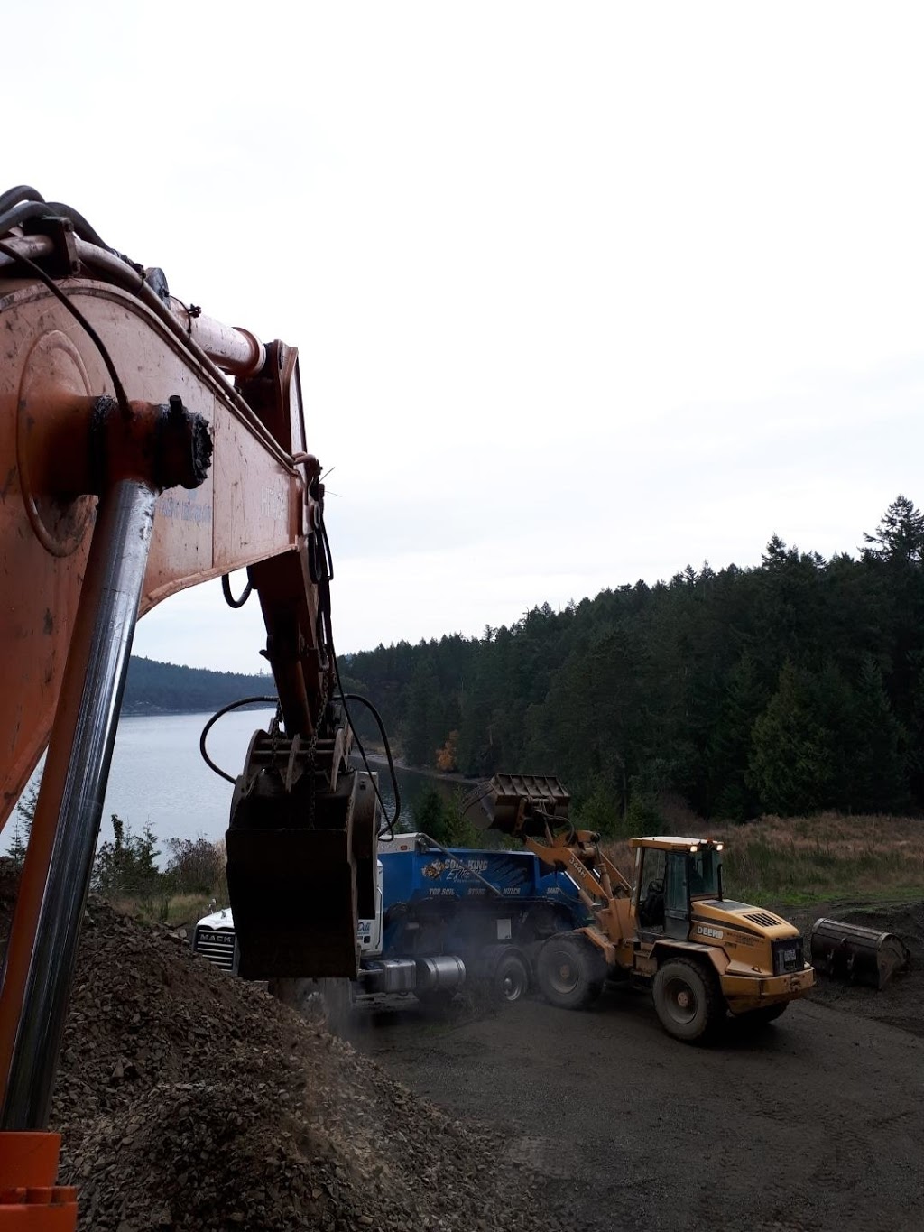 Gulf Excavating Ltd | 4415 Bedwell Harbour Rd, Pender Island, BC V0N 2M1, Canada | Phone: (250) 629-3258