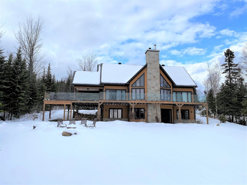 Chalet Coeur de bois | 9 Chemin de lEscarpement, Petite-Rivière-Saint-François, QC G0A 2L0, Canada | Phone: (514) 604-8889