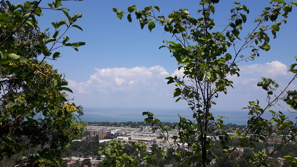 Trail Head- Bruce Side Trail | 4E7, Bruce Trail, Grimsby, ON L3M 3K1, Canada