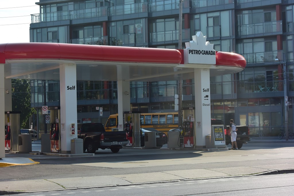 Petro-Canada | 292 Kingston Rd, Toronto, ON M4L 1T1, Canada | Phone: (416) 691-4335