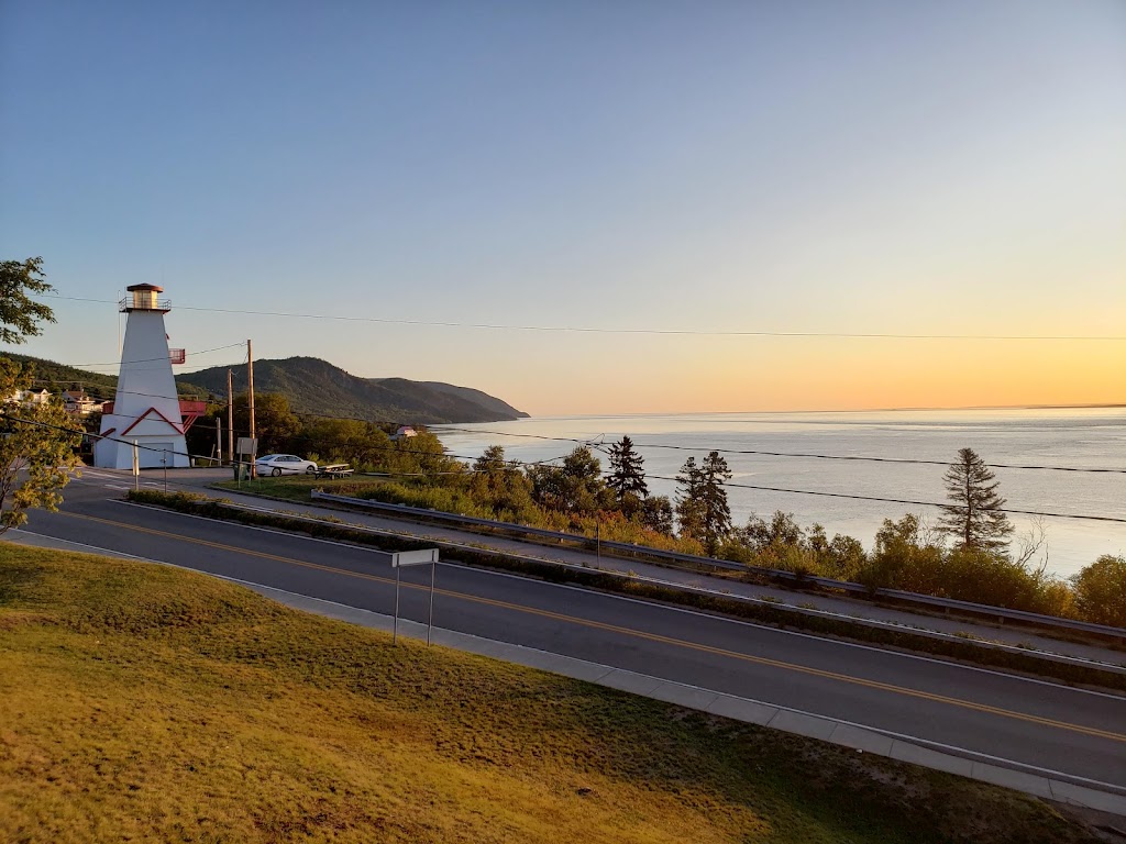 Motel Vue Belvédère | 130 Rue du Quai, Saint-Siméon, QC G0T 1X0, Canada | Phone: (418) 638-2227