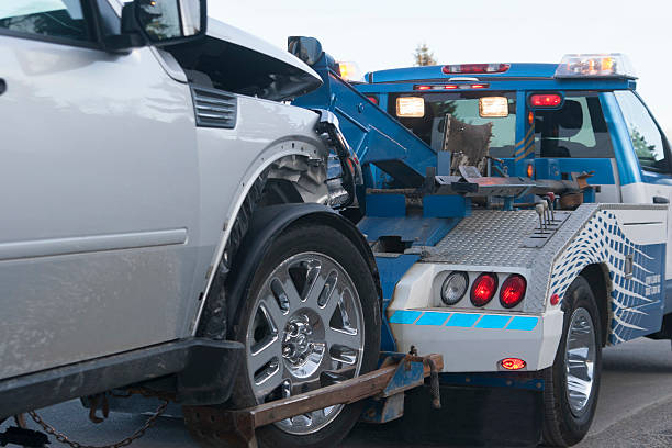 BARRHAVEN TOWING | 2501 Greenbank Rd, Nepean, ON K2J 4Y6, Canada | Phone: (613) 890-9999