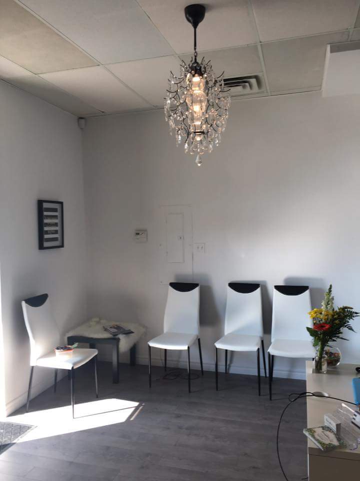 Studio HollyBeauté | porte de droite, 40 Rue Langlois, Granby, QC J2G 6J5, Canada | Phone: (450) 775-8651