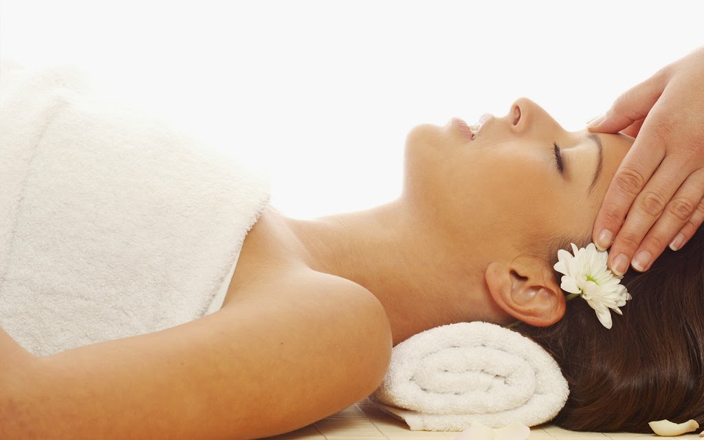 Dawson Manor Spa | 79 Dawson Manor Blvd, Newmarket, ON L3X 2H5, Canada | Phone: (905) 967-0348