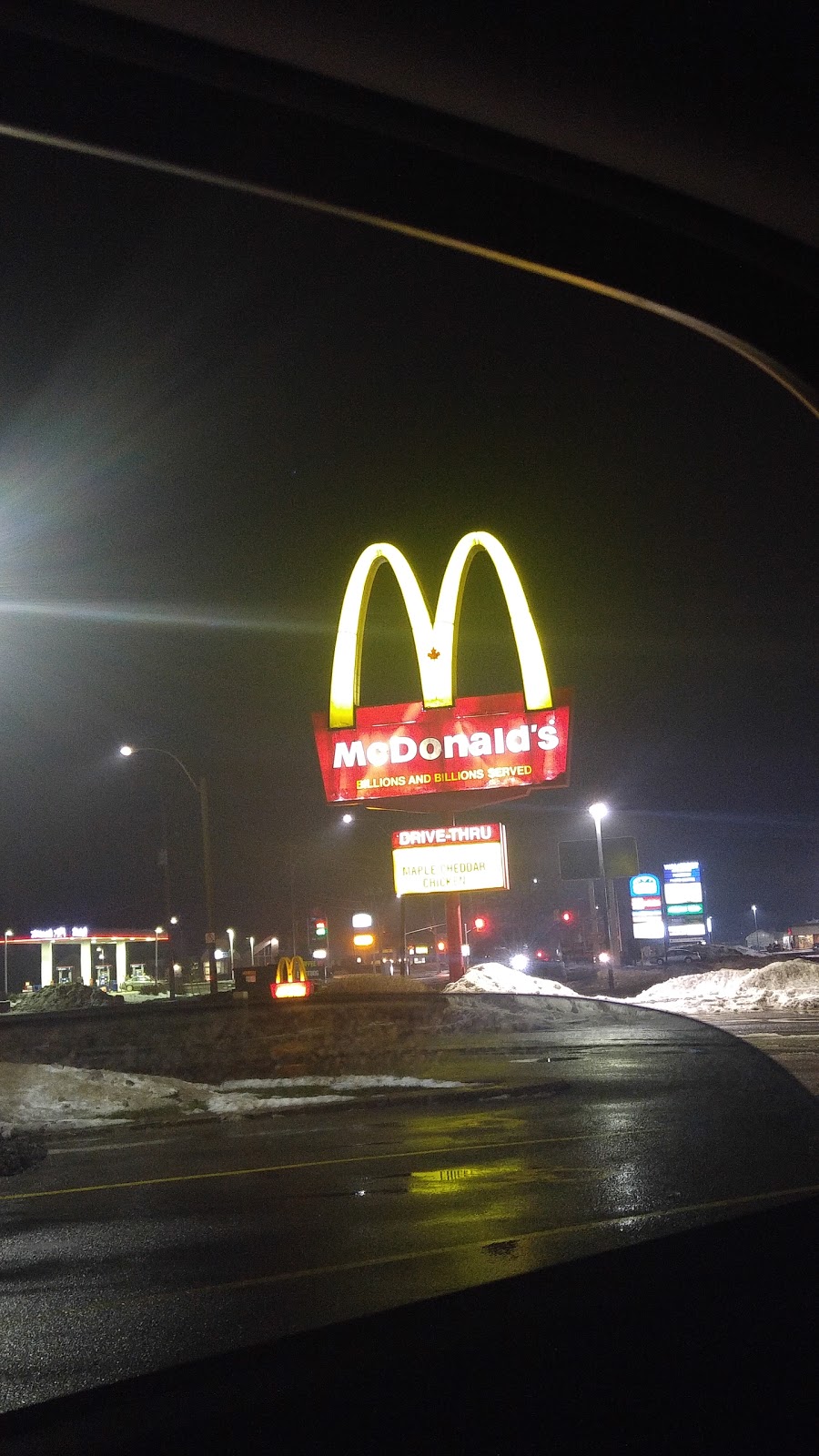 McDonalds | 50 McNaughton Ave, Wallaceburg, ON N8A 1R9, Canada | Phone: (519) 627-3376