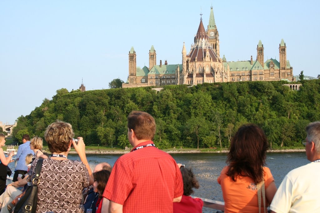 Capital Cruises | Parc Jacques-Cartier, Gatineau, QC J8X 3W1, Canada | Phone: (613) 241-8811