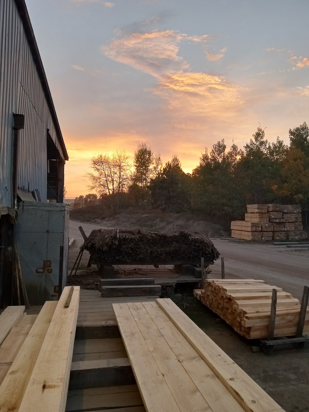 Murray Brothers Lumber Co Ltd | 24749 ON-60, Madawaska, ON K0J 2C0, Canada | Phone: (613) 637-2840
