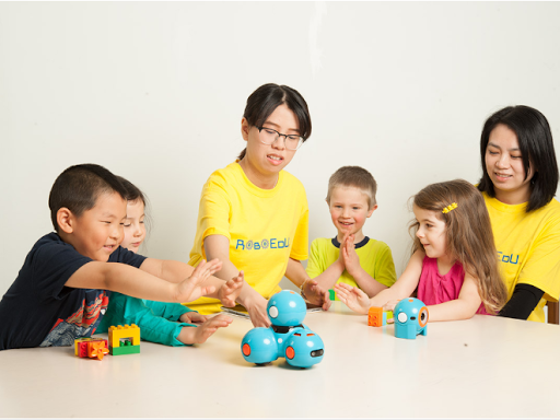 RoboEDU East York | 94 Laird Dr unit 220, East York, ON M4G 3V2, Canada | Phone: (647) 358-5638