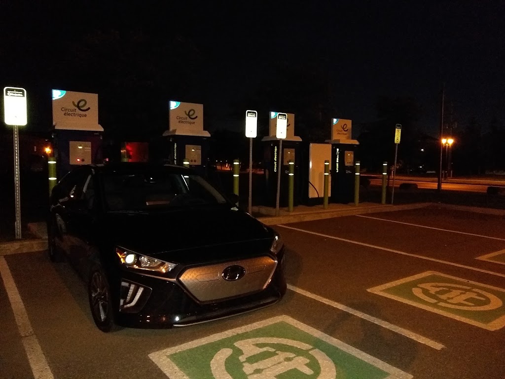 Circuit électrique Charging Station | 575 Bd Arthur-Sauvé, Saint-Eustache, QC J7R 4K3, Canada | Phone: (800) 686-9243