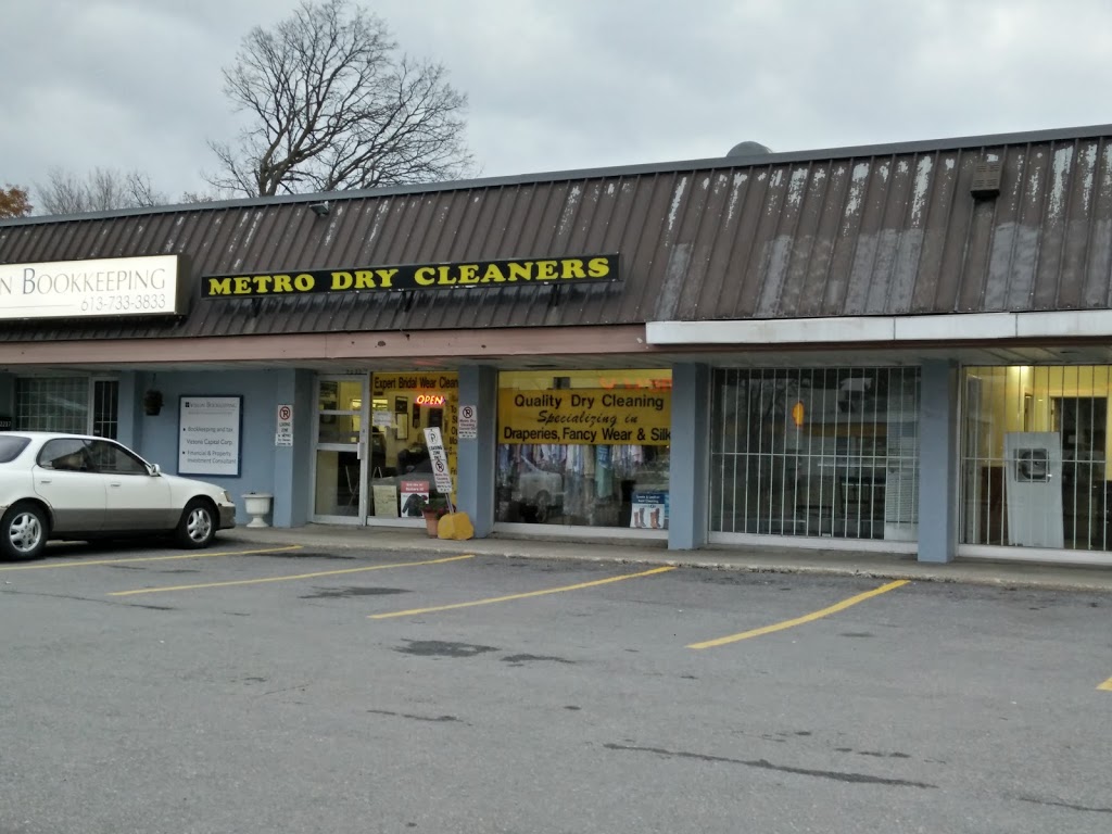 Metro Dry Cleaners | 2233 St Laurent Blvd, Ottawa, ON K1G 1B2, Canada | Phone: (613) 737-3383