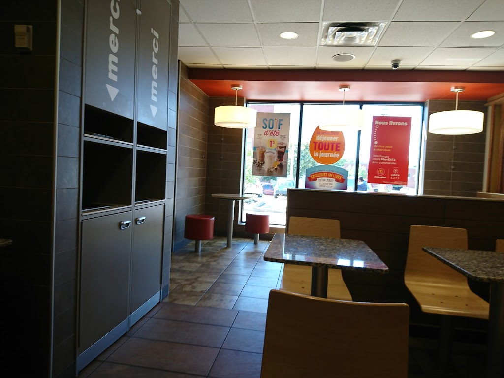 McDonalds | 1300 Avenue Beaumont, Montréal, QC H3P 3E5, Canada | Phone: (514) 738-7243