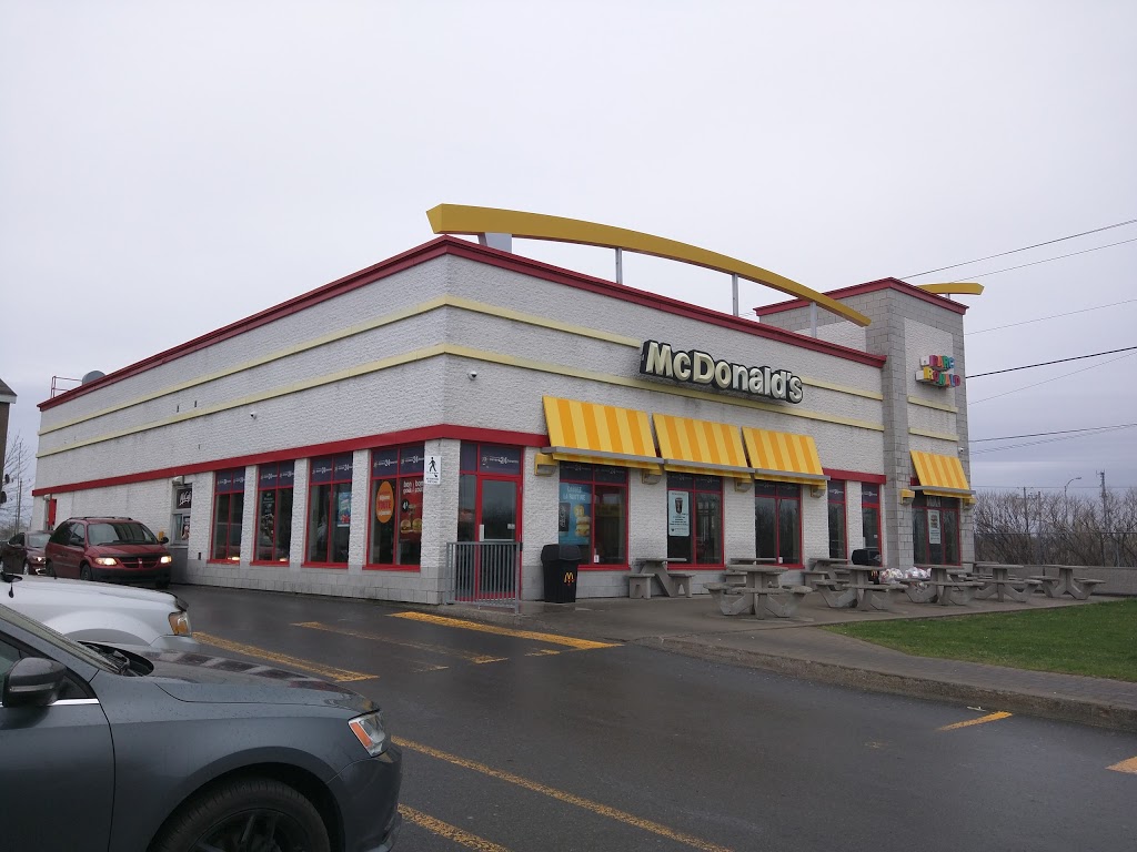 McDonalds | 101 Chemin Saint-François-Xavier, Candiac, QC J5R 4V4, Canada | Phone: (450) 632-4723