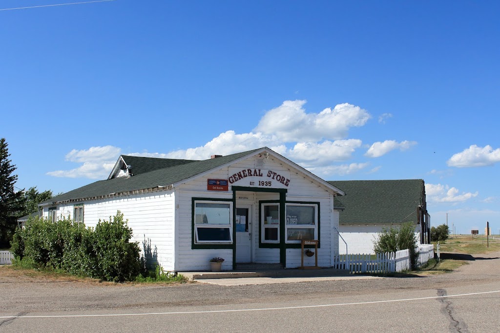 Del Bonita General Store | 1935 AB-62, Del Bonita, AB T0K 0S0, Canada | Phone: (403) 758-6444